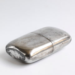 A good-looking Edwardian silver plated hip flask with a screw-cap top by "James Dickson & Sons Sheffield".  This one is super-large and has a particularly striking pared-back design. The upper half has a detachable silver plated EPNS cover that also acts as a cup.