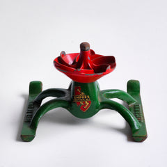 A 1930s 12/- "Gentribine" lawn sprinkler, "British Made" stamped into the iron base. The sprinkler is in full working order and only requires attaching to the end of a garden hose - once turned on, the water pressure causes the sprinkler to spin round, the jets watering the garden in an even circle.