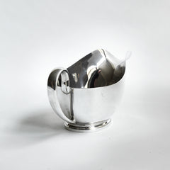 er plated officer's mess gravy boat made by William Bruford & Son in 1961.