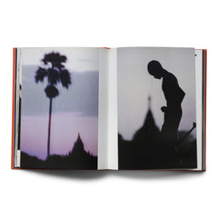 Food And Travels Asia - Award-winning food writer, cook and photographer Alastair Hendy has travelled through India, Burma, Thailand, Laos, Vietnam, Singapore and Indonesia, eating his way through their food markets, street stalls and kitchens in search of the best home cooking – scribbling down recipes and taking pictures of everything delicious that lay in his path.