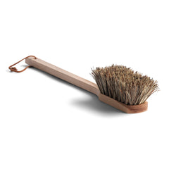 A strong boot brush with an extra-long beach wood handle and a tough, all-natural union fibre head.  The long handle enhances its cleaning power and makes it a pleasure to use, allowing you to remove the dirt from your boots without any painful bending.