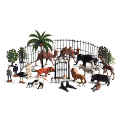 A wonderful antique collection of painted lead zoo animals made by Britains in the 1920s. These are some of the first models of the zoo that Britains developed, the designs subsequently changing slightly in each decade, and these early examples are now much sort after.