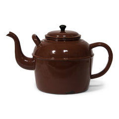 A good serviceable early British brown enamel teapot, capable of delivering around 12 plus cups of tea. This one was made by Judge Brand hollow ware, who manufactured kitchen enamelware throughout the early twentieth century - identified by its Judge's logo applied to the knob on its lid.