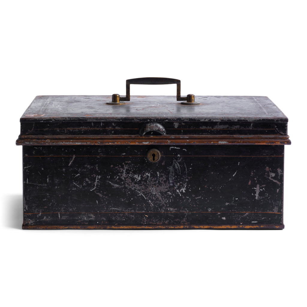 A beautifully proportioned early Victorian document tin with hinged brass carrying handle and lock made by Hobbs & Co, Cheapside, London. The original black painted finish has an ox-blood coloured linear border on each side, and the interior has a removable twin-handled tray in its original cream painted finish.