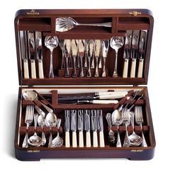 A truly magnificent and complete 1930s silver plated 84 piece canteen of cutlery by B&J Sippel Ltd Sheffield, and in its original brown felt lined box. The set is for 6 people, is housed in an oak veneered box with hinged lid, and is in pristine condition.