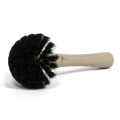 A beautifully designed brush that will dive into your teapot and do the business, reaching the awkward zone between lid opening and and spout filter. It has a very comfortable beech wood handle and is hand-tufted with a hemisphere of horsehair bristle.