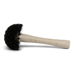 A beautifully designed brush that will dive into your teapot and do the business, reaching the awkward zone between lid opening and and spout filter. It has a very comfortable beech wood handle and is hand-tufted with a hemisphere of horsehair bristle.