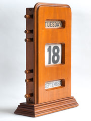 A particularly fine 1930s counter-top perpetual calendar of good size, with a stepped plinth base and '30s streamlining.