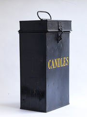 A very elegant, tall Edwardian tin with "Candles" sign-written on its front. Perfect for the storing of all your candles - and particularly if they're extra long. It has a carrying handle, a hasp, and the inside has a useful internal division.