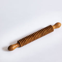 A Victorian ridged rolling pin that was once used for the crushing of oats and other cereals, in perfect condition and with beautiful patina. 