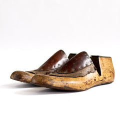 Antique_wood_and_leather_shoe_lasts