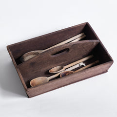 A good early Victorian housekeeper's tidy of Shaker style proportions, with integrated handle, and a lovely time-worn patina.