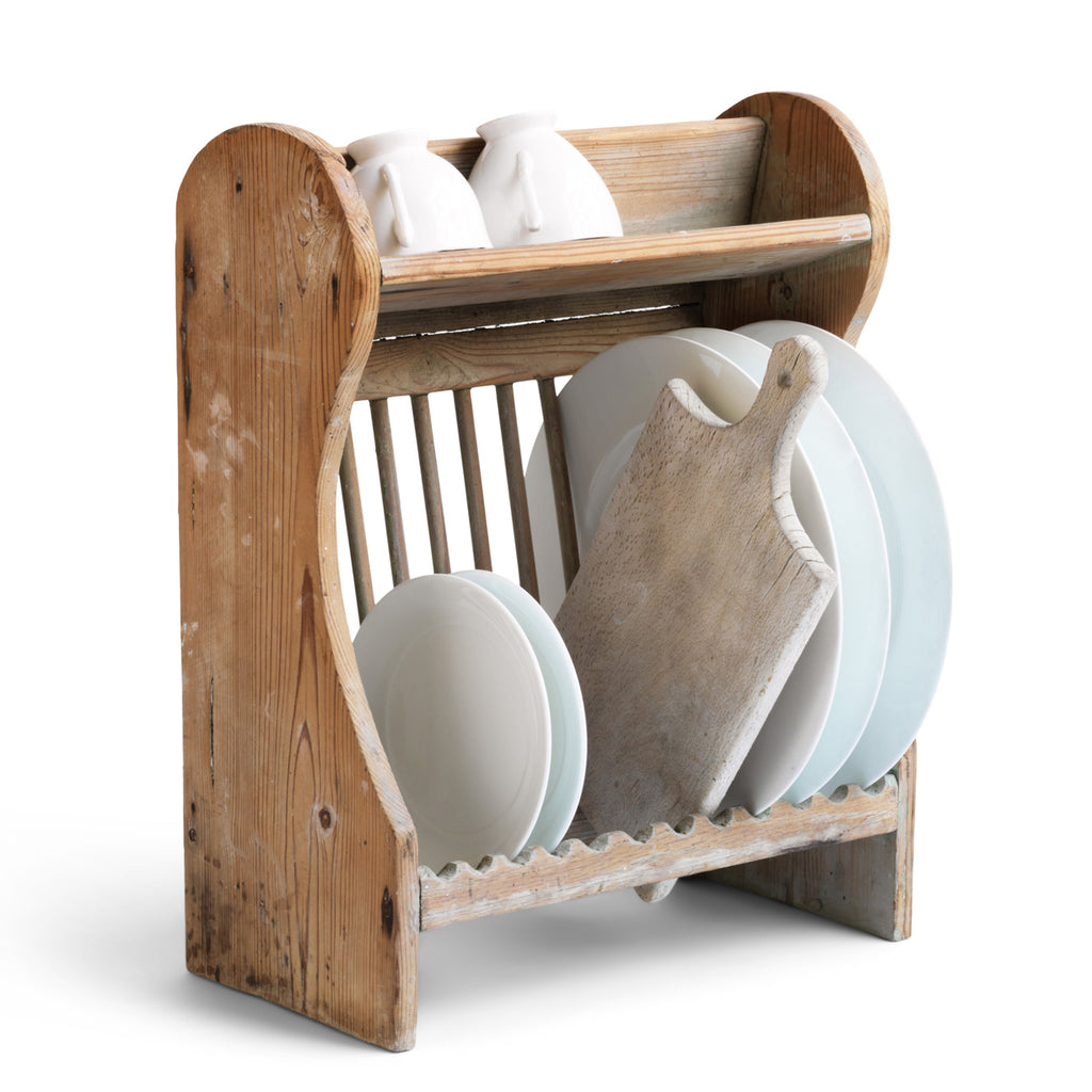 A charming Victorian scrubbed pine cottage plate draining rack which can either be surface stood or wall mounted. Beautifully constructed, it is fitted with a full set of plate dividing spindles. Cups and mugs can be put to drain upside down on its top shelf, and it accommodates up to 12 dinner plates comfortably. 