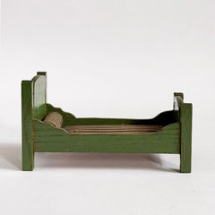 Doll's House Bed