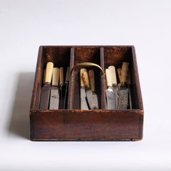 A well proportioned Georgian housekeeper's tidy or cutlery tray with brass handle and original stain finish.