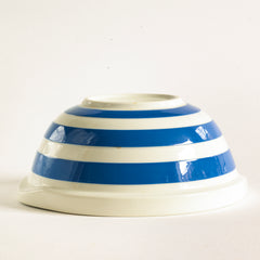 T G Green Cornish Kitchenware small mixing bowl dating to 1930 - 1950. It bears the green shield stamp to its base and is marked "T G Green & Co Ltd / Cornish Kitchen Ware / Made in England".