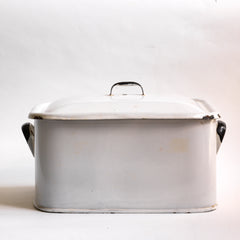 A rare 1930s rectangular half-size white enamel cake tin with rounded corners, original lid and good "CAKES" typeface in black.