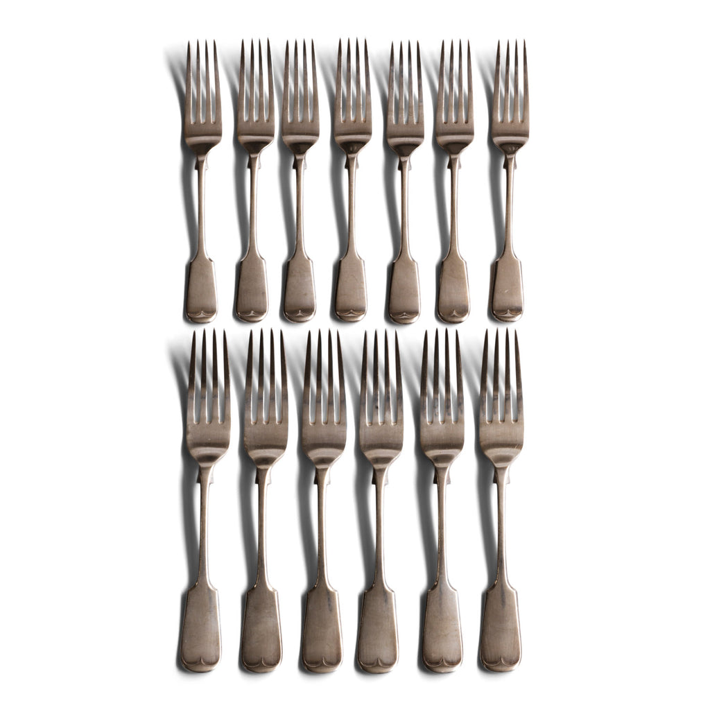 A good vintage set of 6 large silver-plated dinner forks and a set of 6 matching side forks with fiddle handles. There are in fact 7 side forks, so there's a back-up in the wings if one goes astray. 