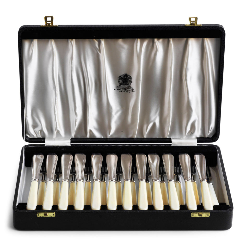 Royal Appointment Set 24 Fish Knives & Fish Forks – A G Hendy & Co Homestore