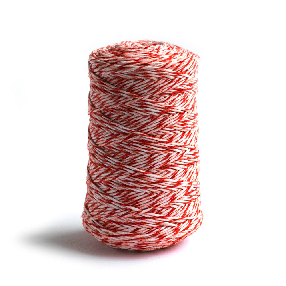 A 120 meter spool of extra strong linen thread that is ideal for all your kitchen tying needs, such as the trussing of a chicken, the tying of a joint, the securing of a muslin bag, and the knotting of a bundle of herbs or bouquet garni. It also makes great gift wrap twine. Keep a spool handy in your kitchen drawer.