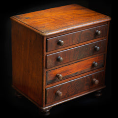 Tabletop chest