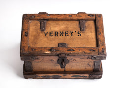 Verney's Country House Plates Box