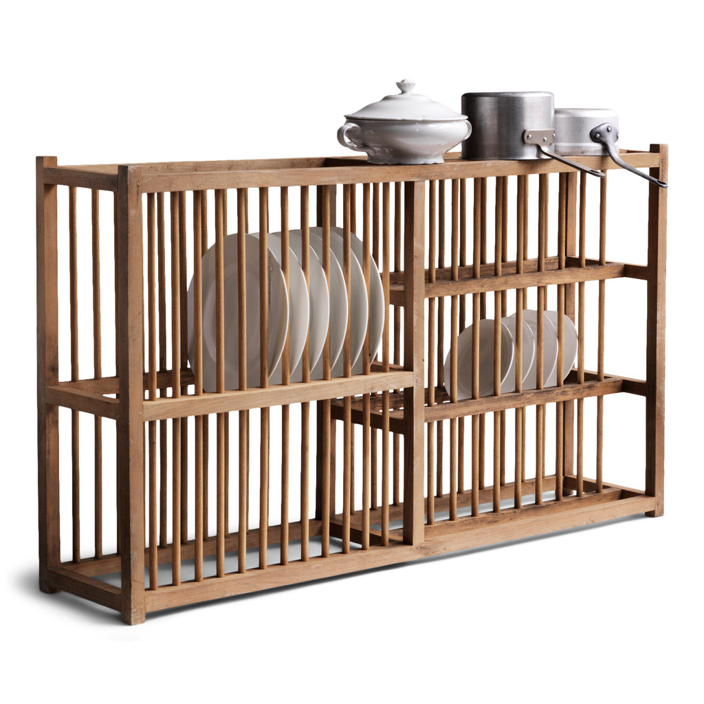A large vintage country house scrubbed pine plate draining rack which can either be surface stood or wall mounted. Beautifully constructed with full-length plate dividing spindles that pass through both sections. Pots and bowls can be put to drain upside down on its top bars, and it accommodates modern-day large dinner plates comfortably.  It holds up to 26 large plates and platters, and 33 smaller plates. This wonderful rack is super-sized and all original - a rare find these days.
