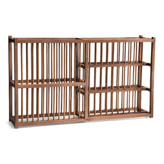A large vintage country house scrubbed pine plate draining rack which can either be surface stood or wall mounted. Beautifully constructed with full-length plate dividing spindles that pass through both sections. Pots and bowls can be put to drain upside down on its top bars, and it accommodates modern-day large dinner plates comfortably.  It holds up to 26 large plates and platters, and 33 smaller plates.
