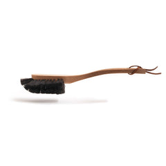 Our traditional, handmade, all-in-one dish washing brush affords extra durability and a prolonged life. Its head is hand-tufted with horsehair bristles and its oil-impregnated beech wood handle is ergonomically shaped;all of which adds up to enhance its cleaning powers, and makes it a complete pleasure to use. 